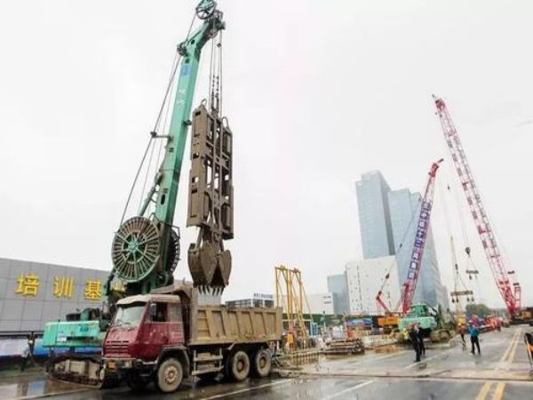 建德市吊车出租_吊车出租行业的现状